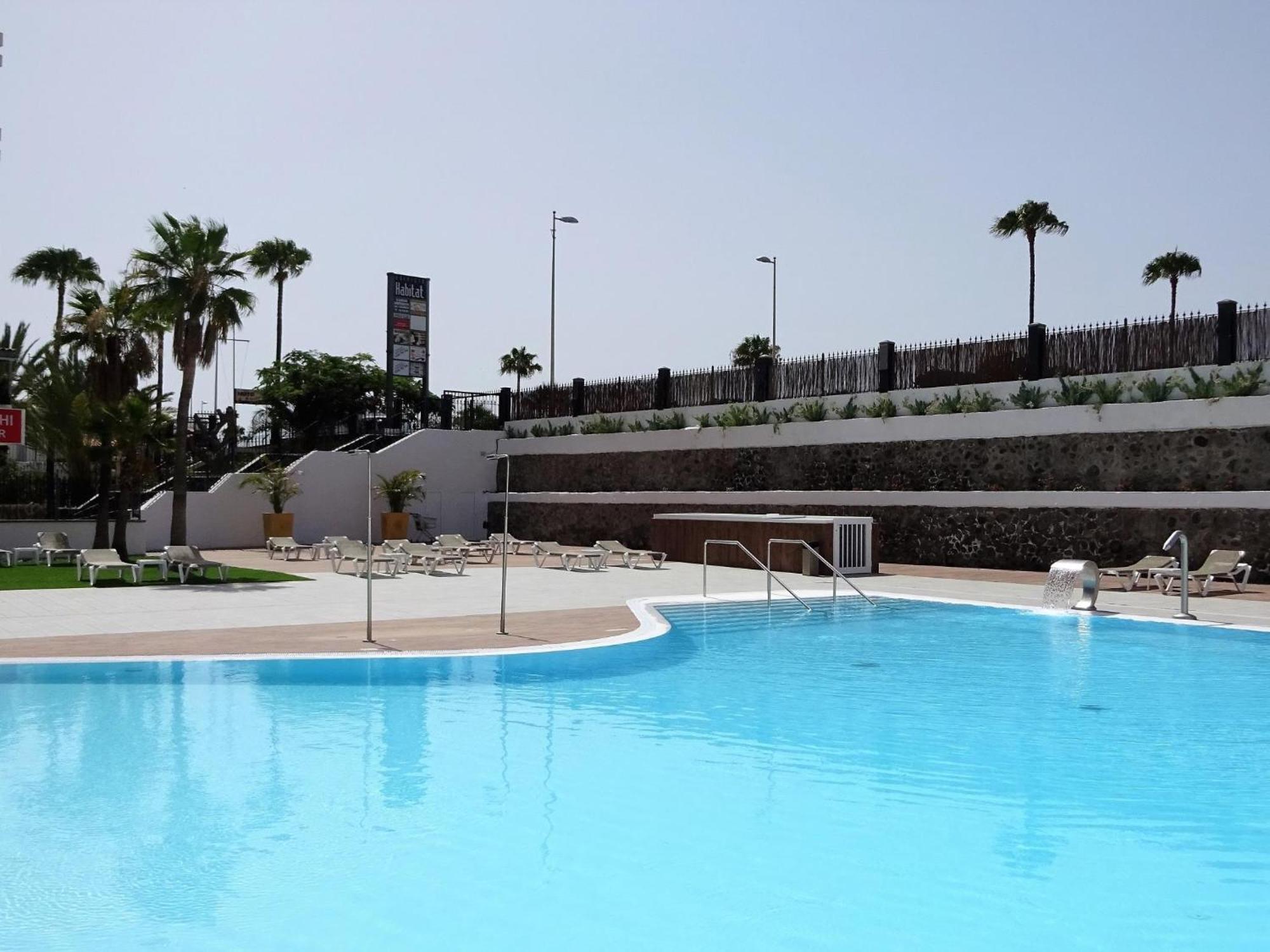 Holiday Vibes In Playa Del Ingles Bagian luar foto